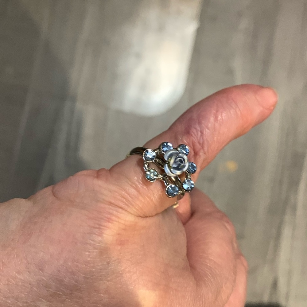 Beautiful ring size 5